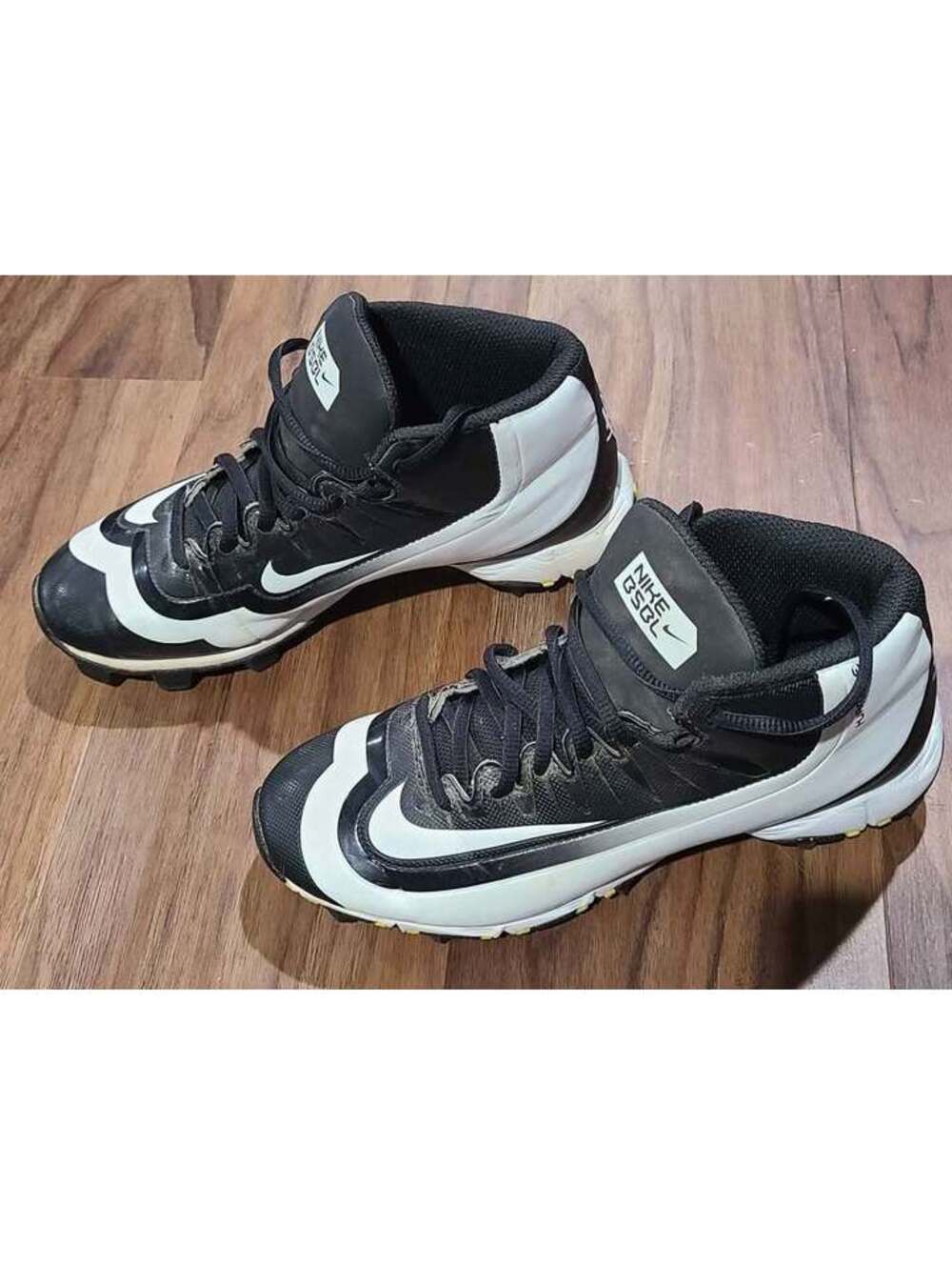 Nike Huarache 2K Boys Baseball Cleats Size 4Y Black White